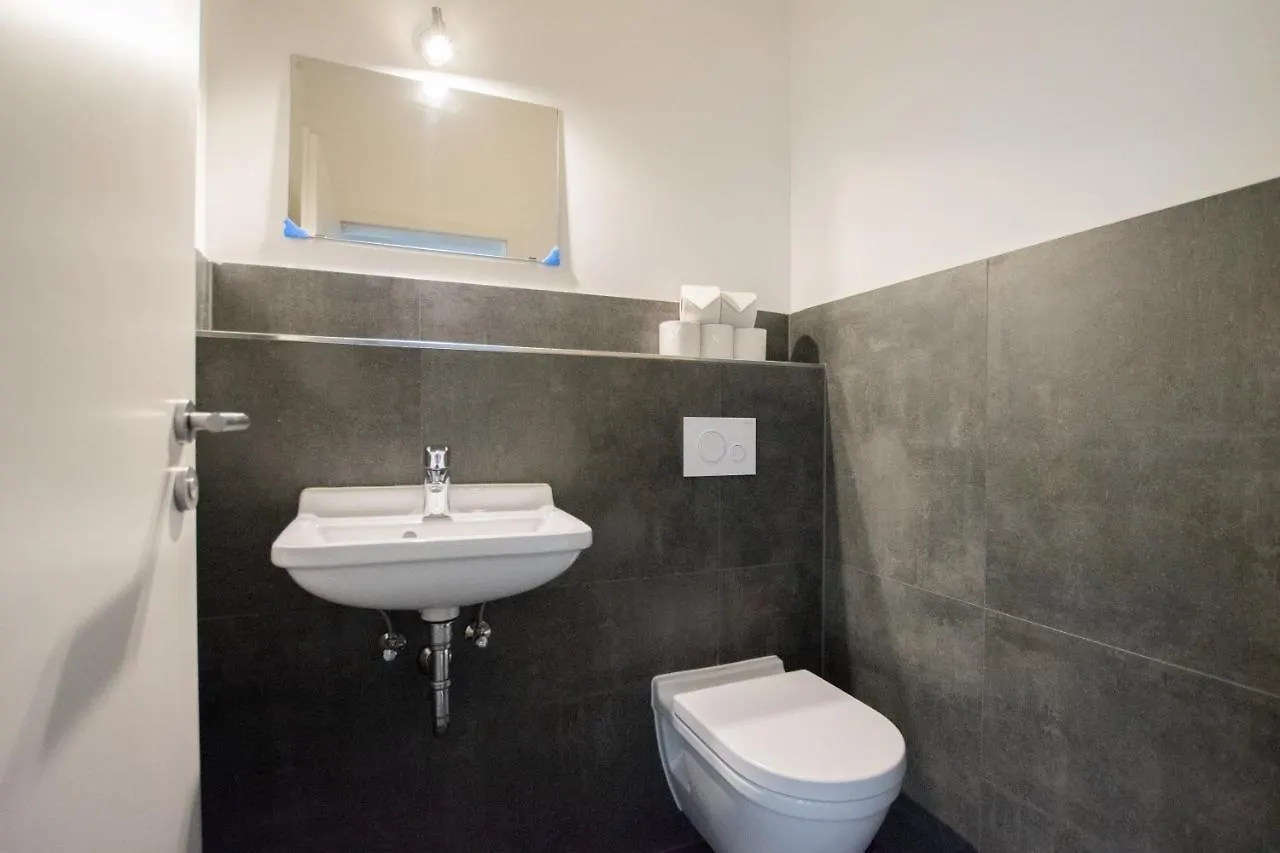 Raj Living - 250M2 Loft With 6 Rooms Im Industriegebiet - 20 Min Messe Dus & Old Town Dus Düsseldorf Apartmán
