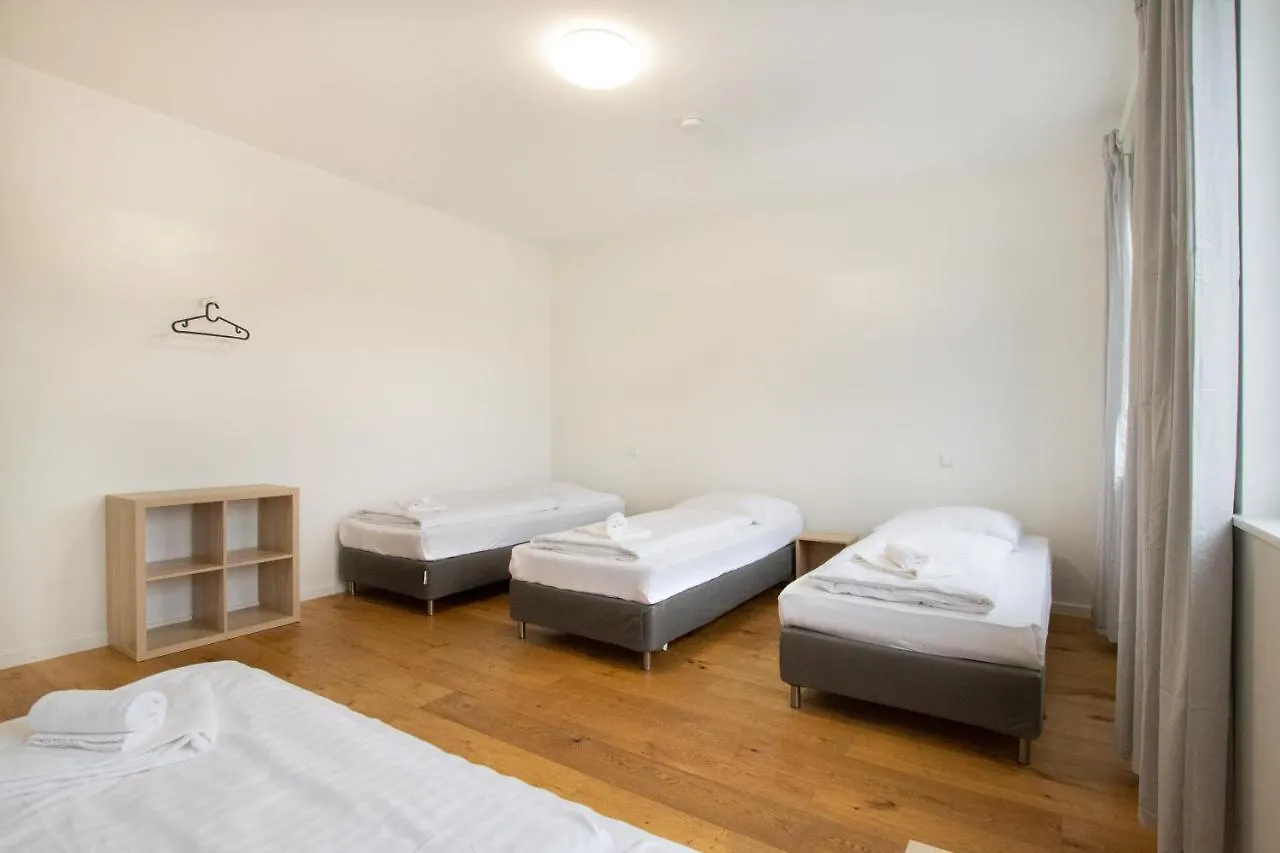 Raj Living - 250M2 Loft With 6 Rooms Im Industriegebiet - 20 Min Messe Dus & Old Town Dus Düsseldorf
