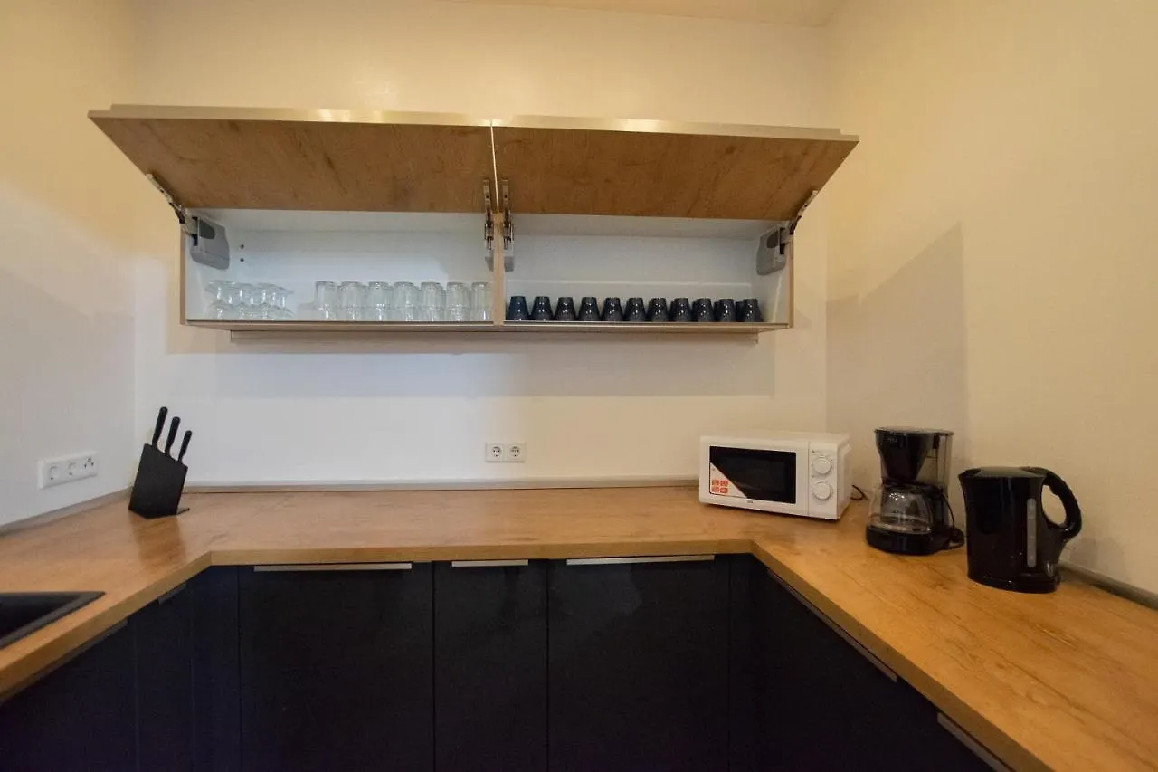 Raj Living - 250M2 Loft With 6 Rooms Im Industriegebiet - 20 Min Messe Dus & Old Town Dus Düsseldorf 0*,  Německo
