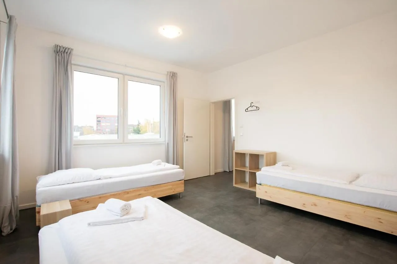 Raj Living - 250M2 Loft With 6 Rooms Im Industriegebiet - 20 Min Messe Dus & Old Town Dus Düsseldorf Apartmán