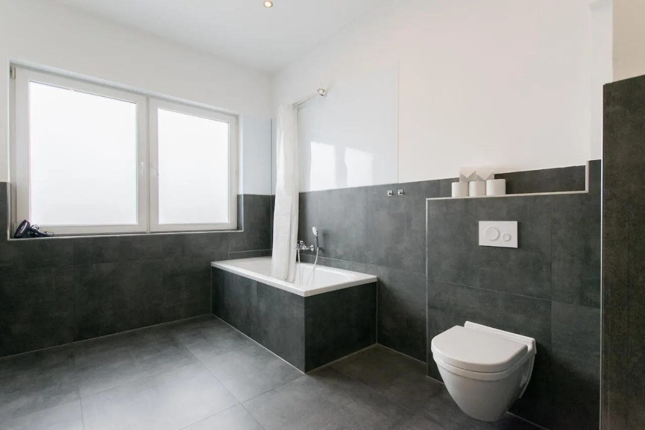 Apartmán Raj Living - 250M2 Loft With 6 Rooms Im Industriegebiet - 20 Min Messe Dus & Old Town Dus Düsseldorf Německo